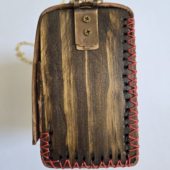 Custom/handmade full grain leather wood crossbody purse golden chain strap - Picture 5 of 14